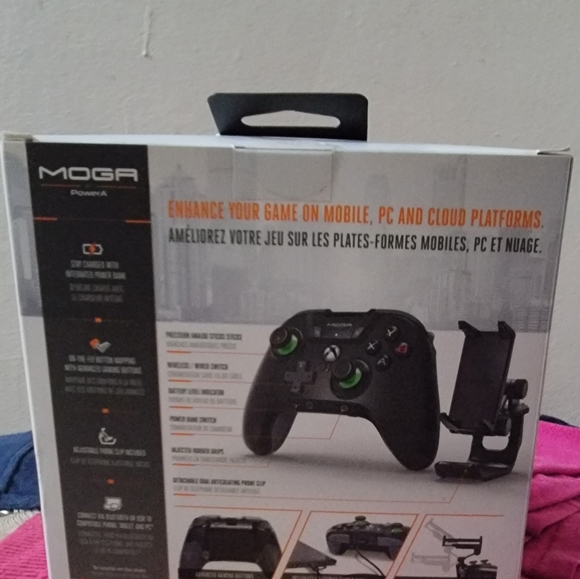 Game controller - Picture 2 of 2